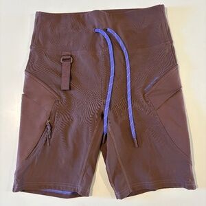 Lululemon Women's 8 Cargo Super-High Rise Hiking Shorts 8” Dark Oxide W7CAMS